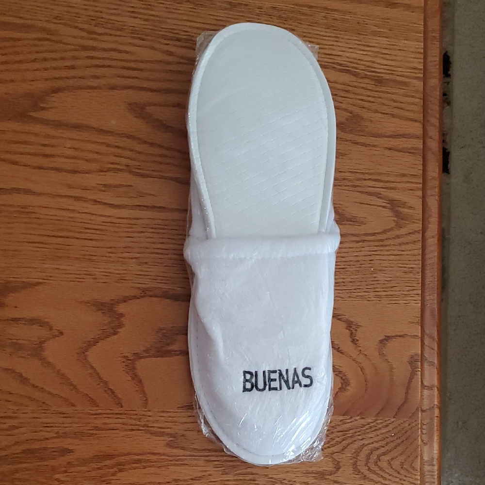 BRAND NEW Hard Rock Hotel Buenas Noches Spanish Mexico Embroidered Slippers